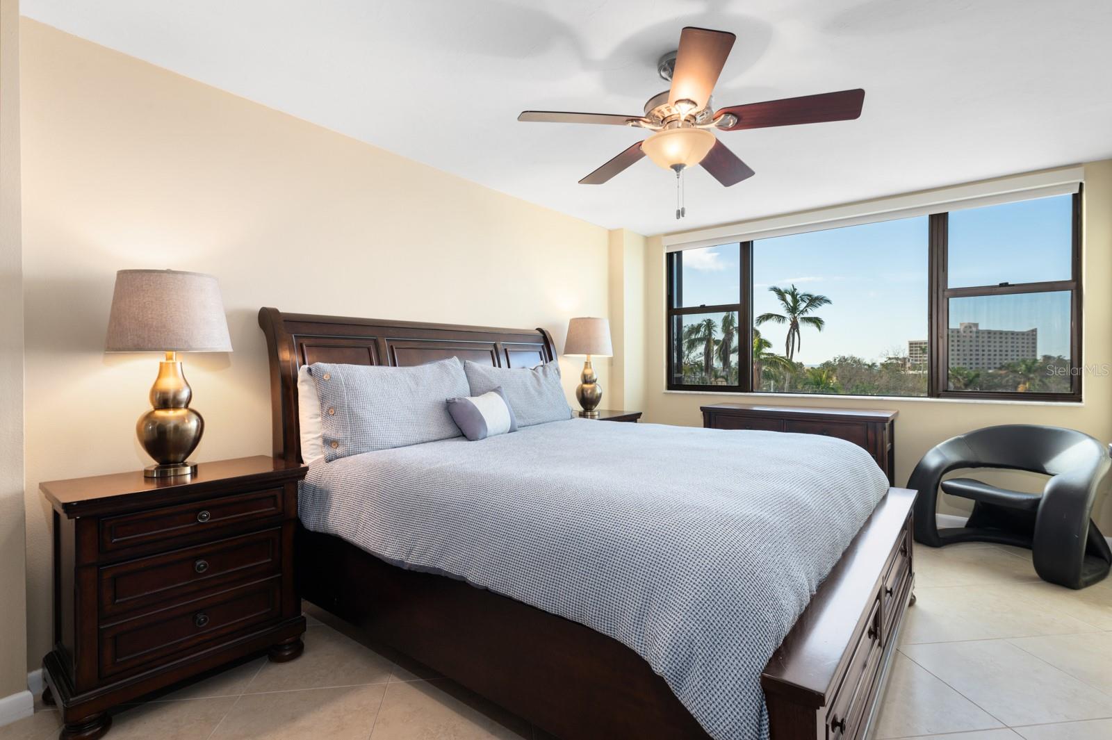 HARBOR TOWERS Y & R - Residential