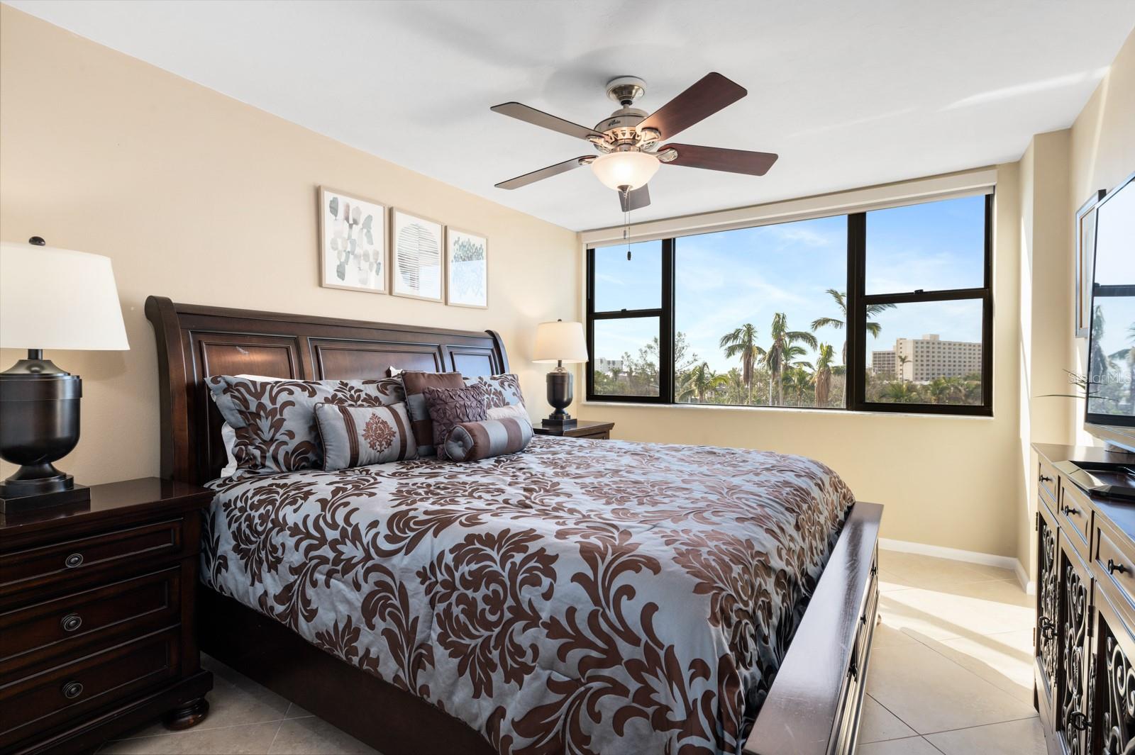 HARBOR TOWERS Y & R - Residential