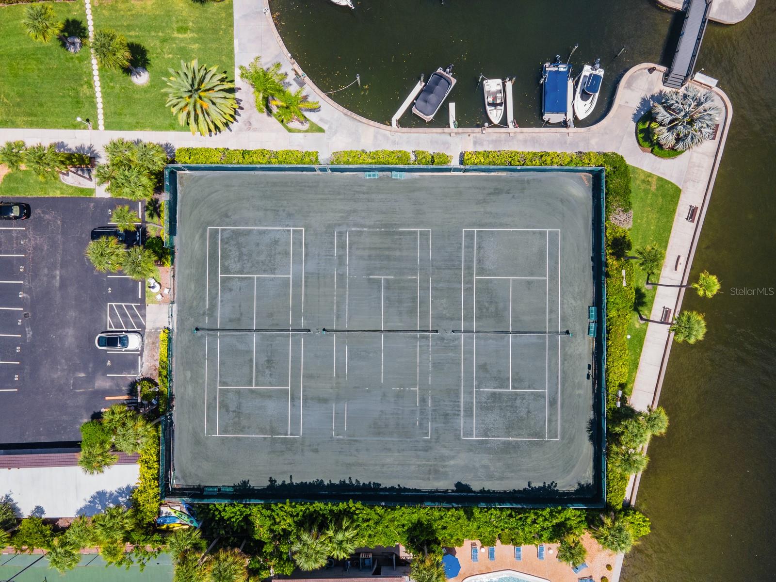 HARBOR TOWERS Y & R - Residential