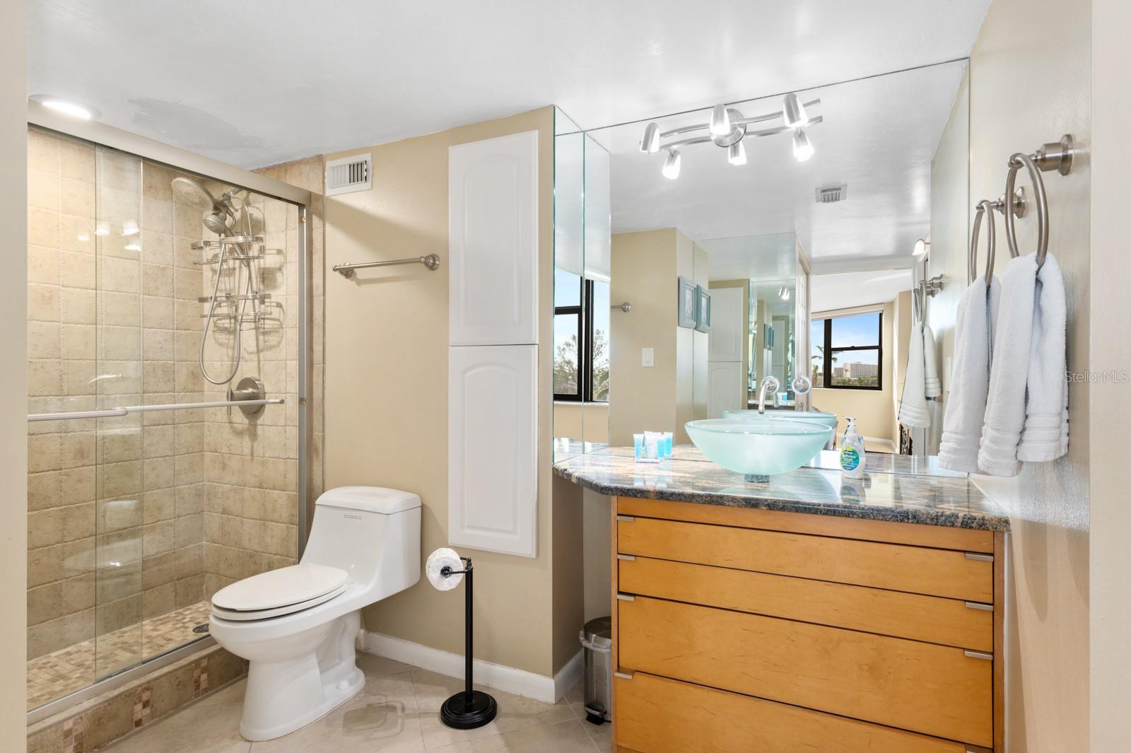 HARBOR TOWERS Y & R - Residential