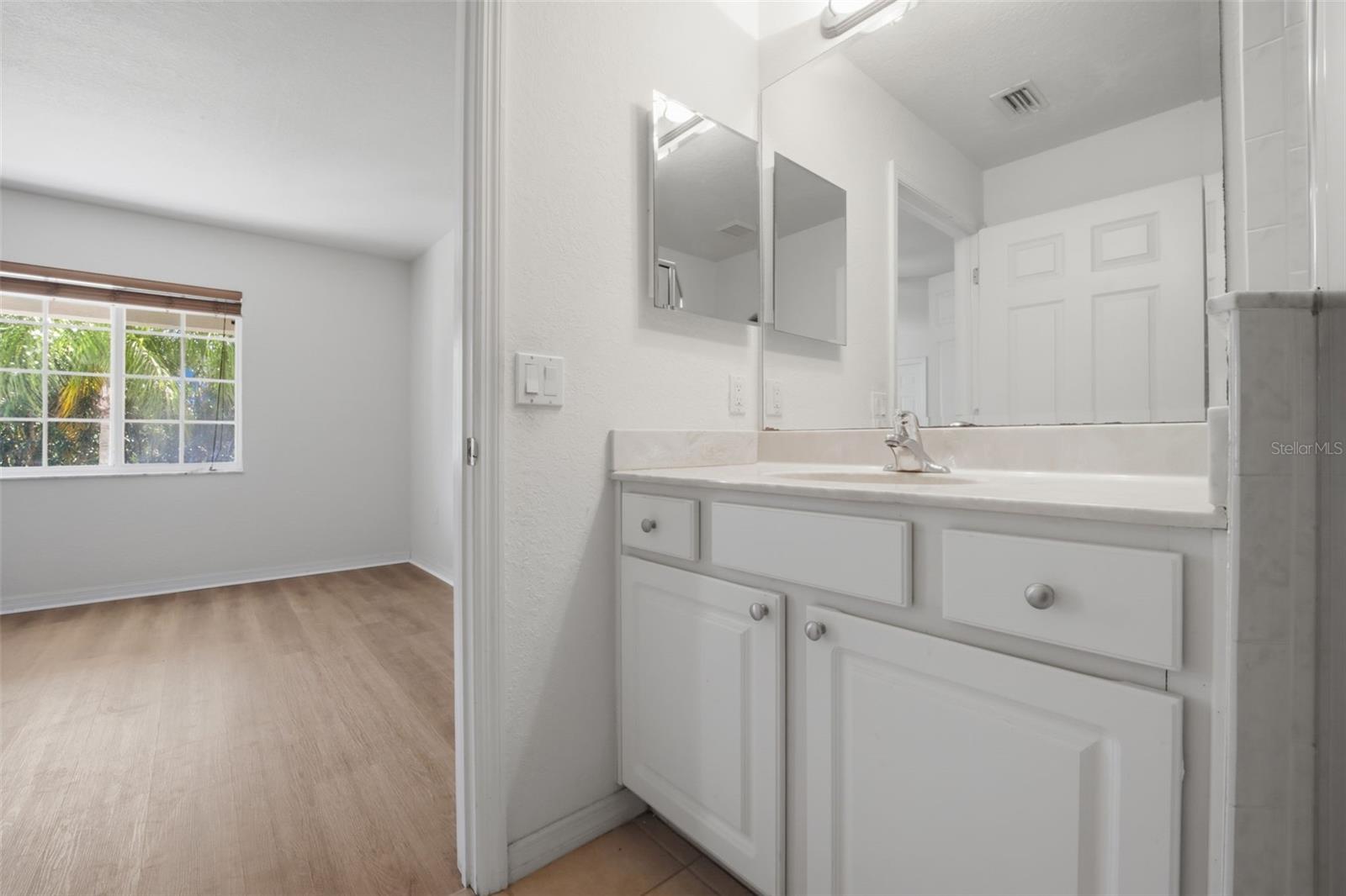 RIVERBAY TWNHMS PH TWO - Residential Lease