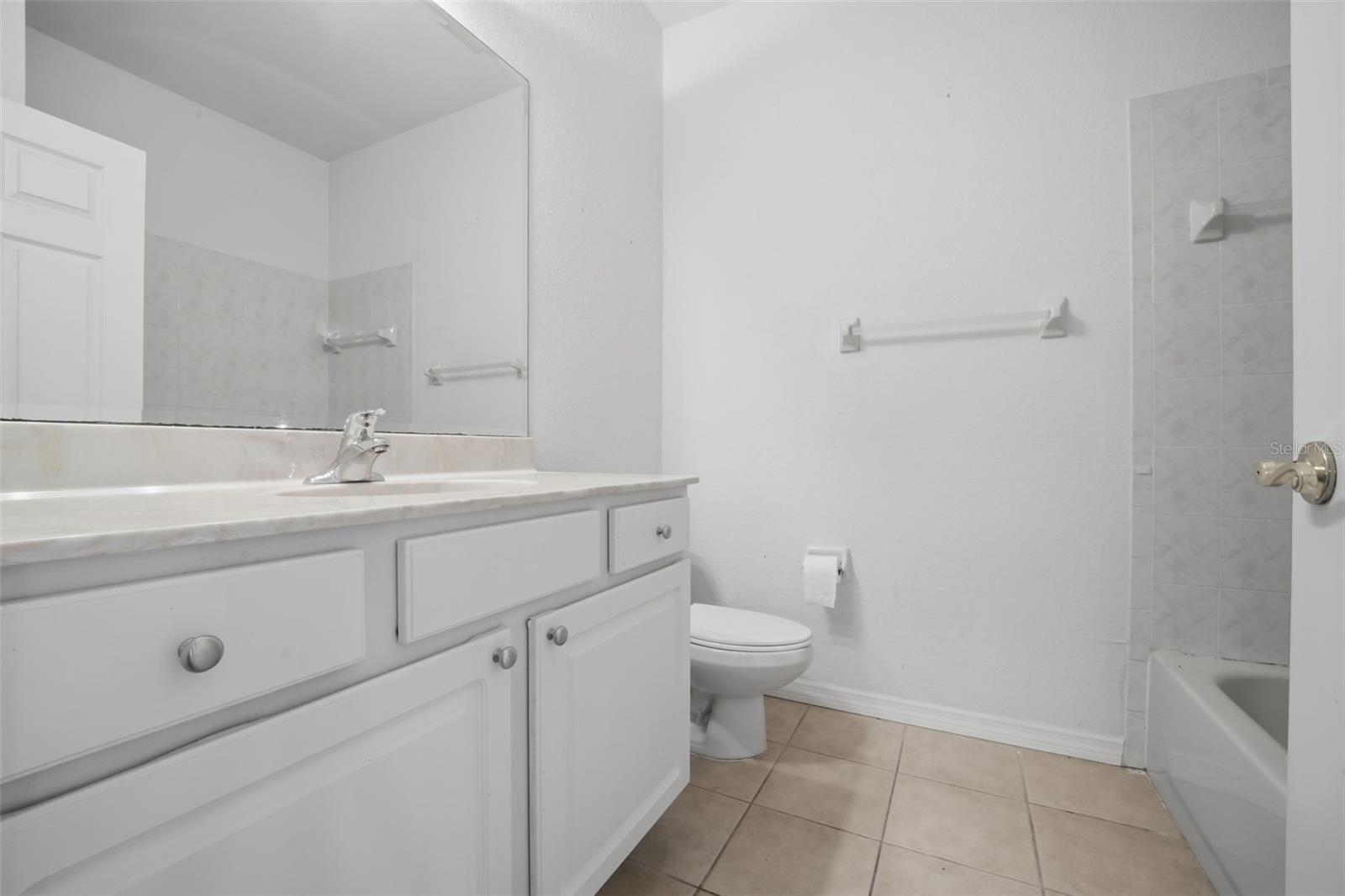 RIVERBAY TWNHMS PH TWO - Residential Lease