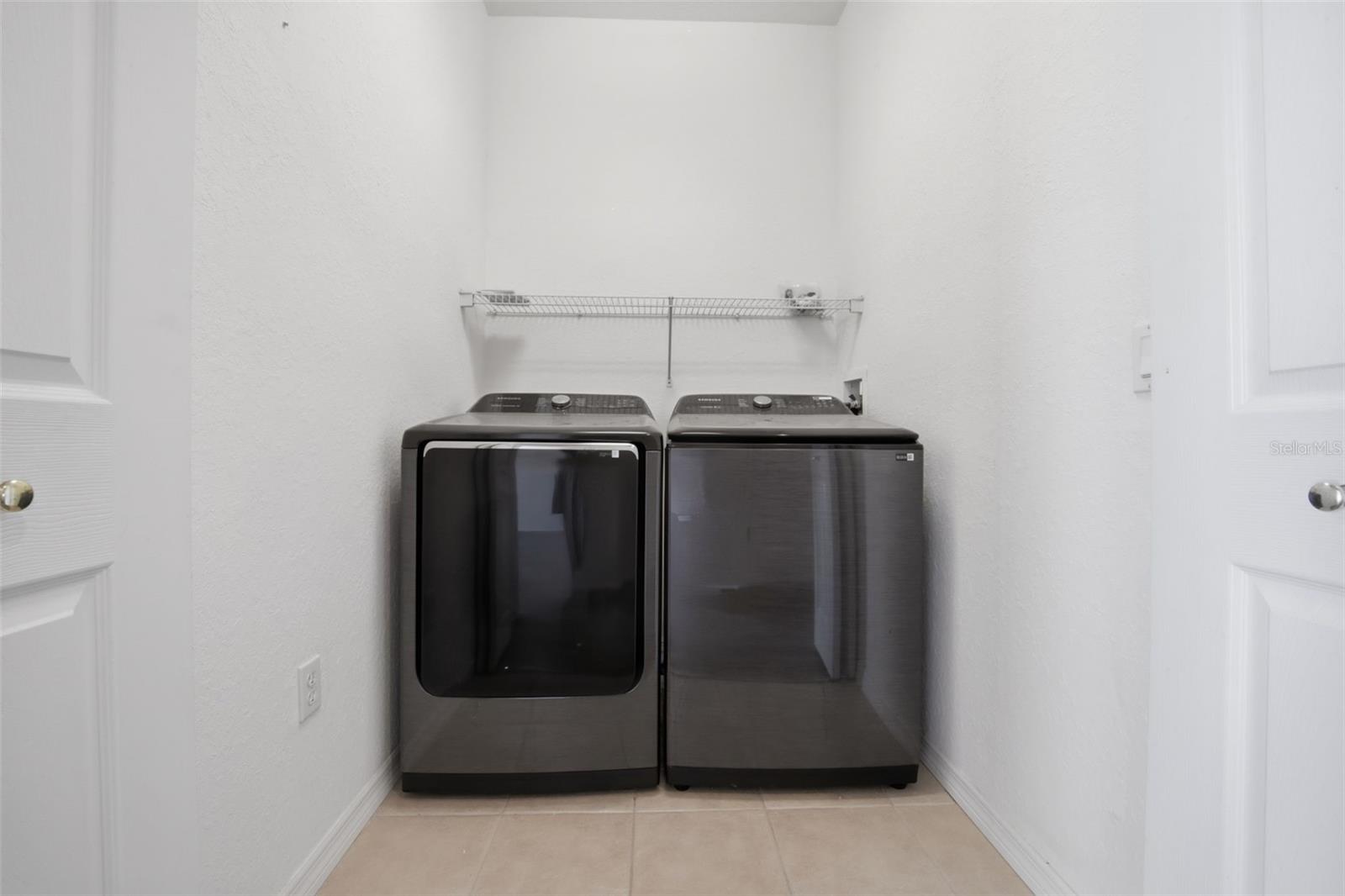 RIVERBAY TWNHMS PH TWO - Residential Lease