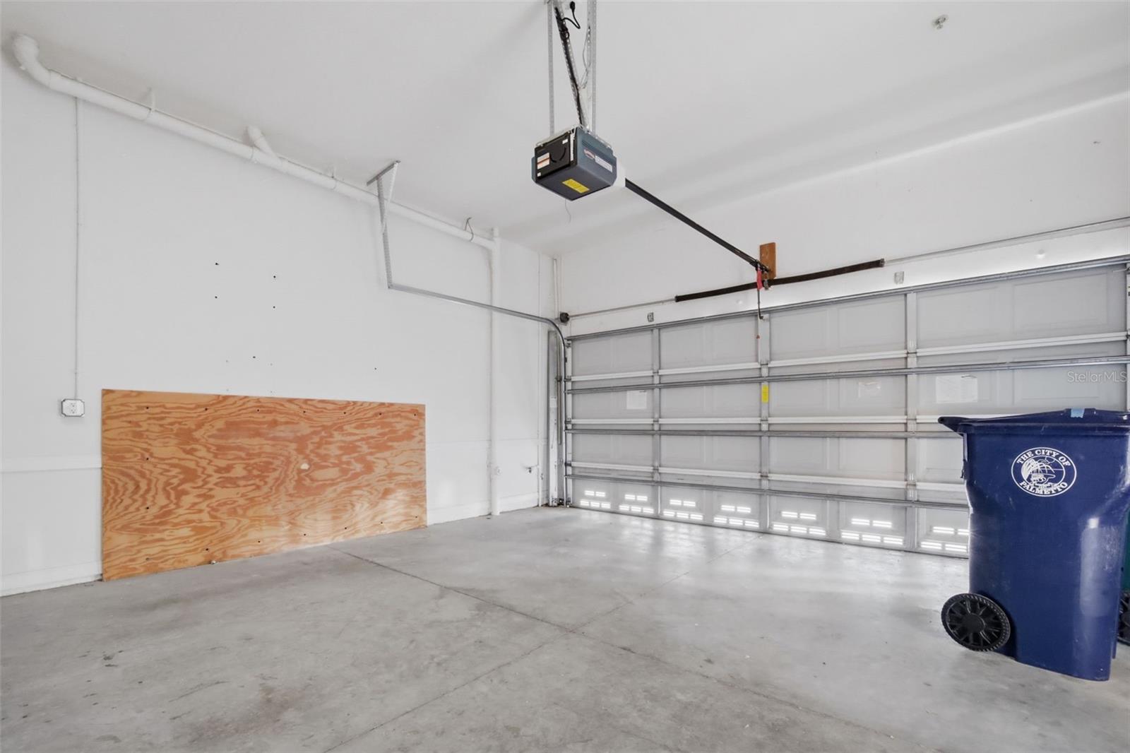 RIVERBAY TWNHMS PH TWO - Residential Lease