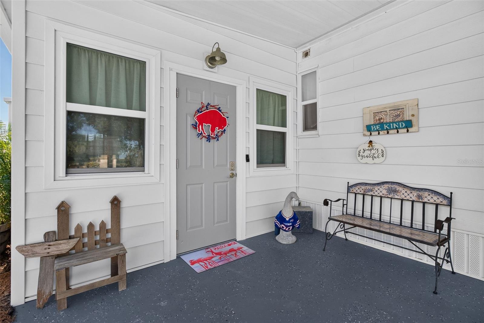 176 CLUBVIEW DRIVE 3