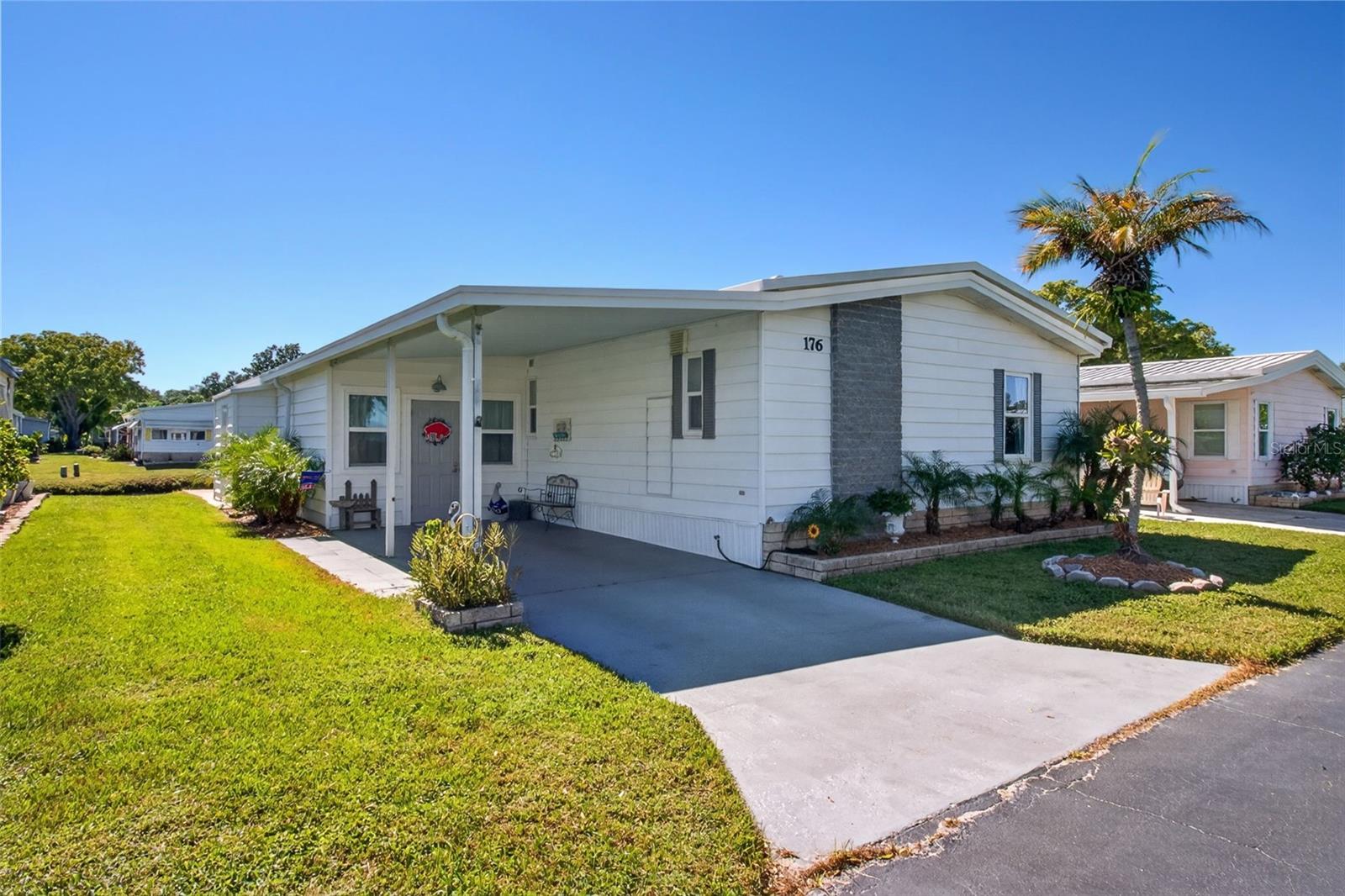 176 CLUBVIEW DRIVE 3