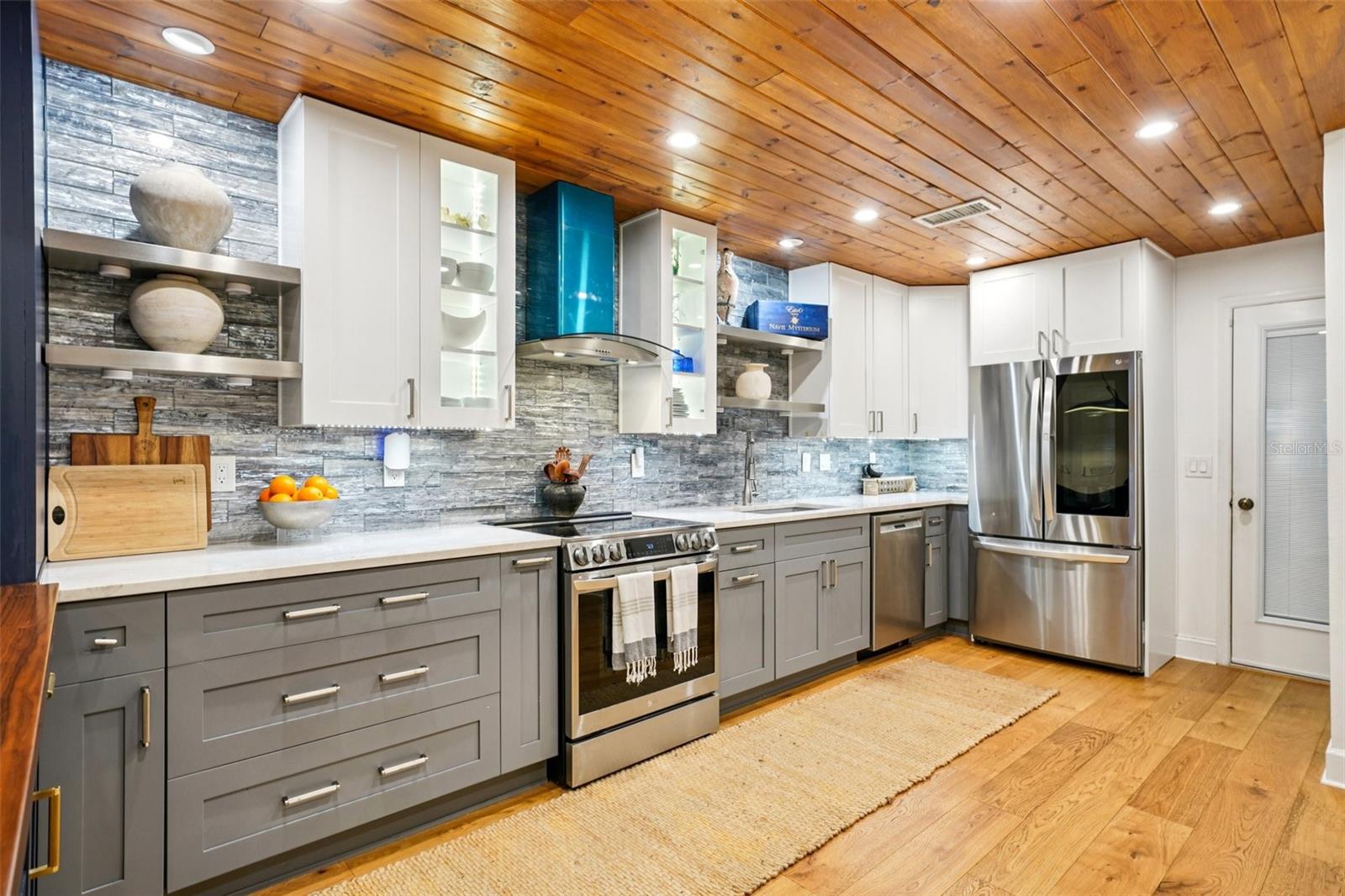 CROWDER MANOR CONDO PHAS - Residential