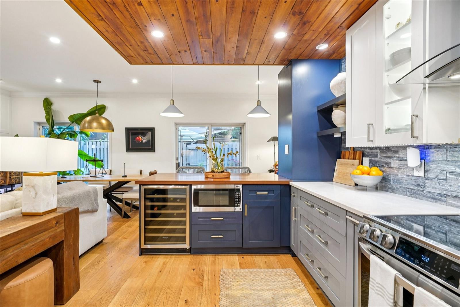 CROWDER MANOR CONDO PHAS - Residential