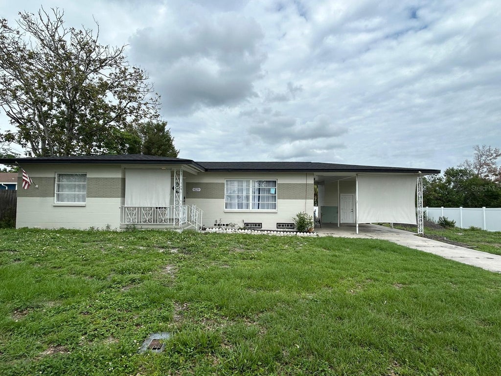 Photo of 9229 Overlook Drive, Tampa, FL 33617 (MLS # TB8516560)