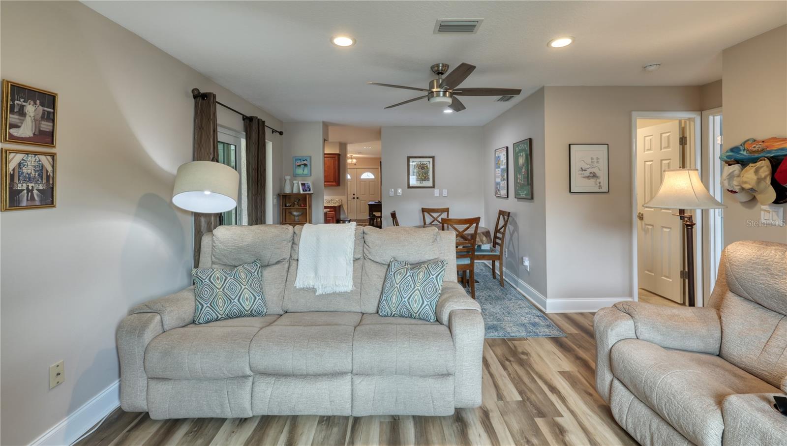 ANCHORAGE OF TARPON LAKE UNIT THREE THE - Residential