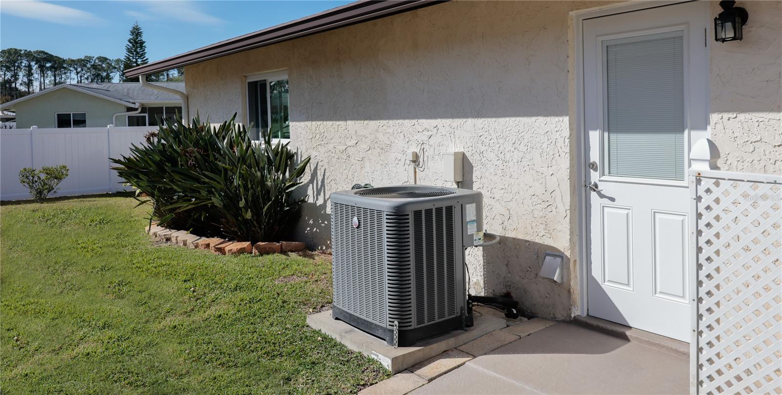 ANCHORAGE OF TARPON LAKE UNIT THREE THE - Residential