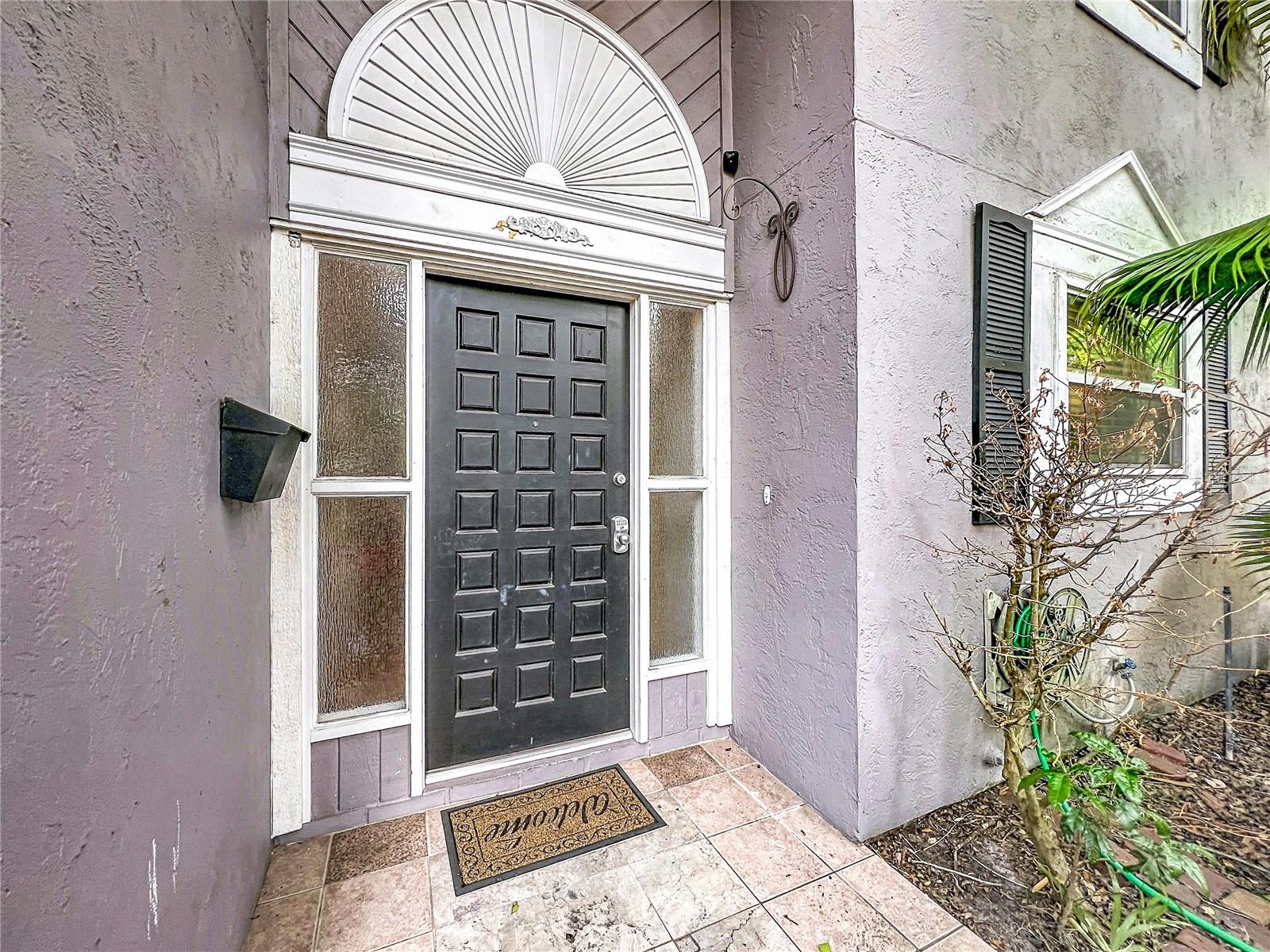 814 LAUREL AVENUE 2