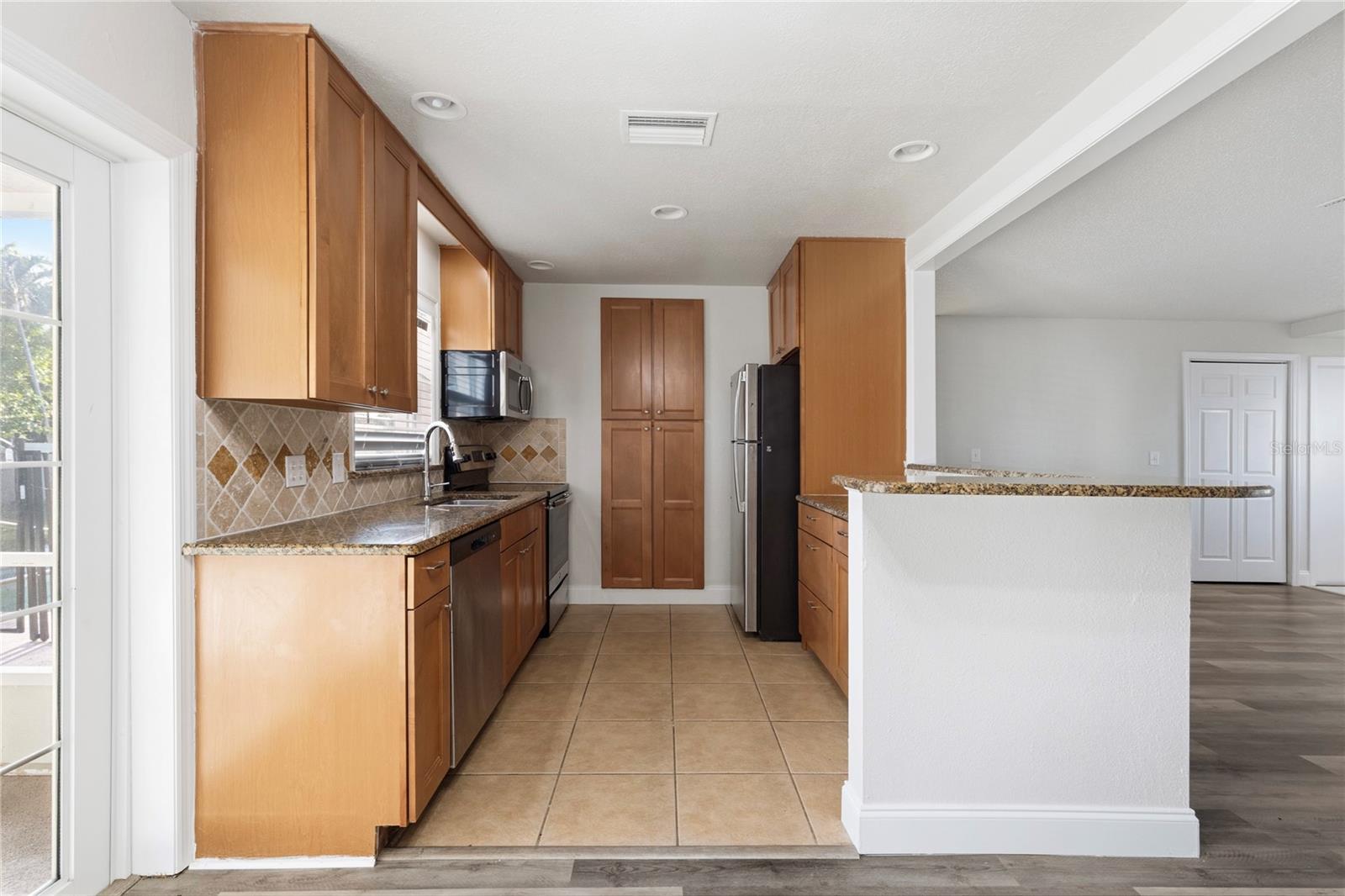 BAHIA VISTA - Residential