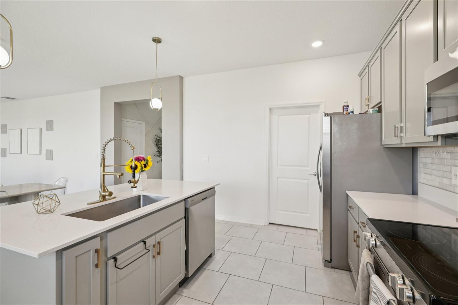 GOLDEN ORCHARD - Residential