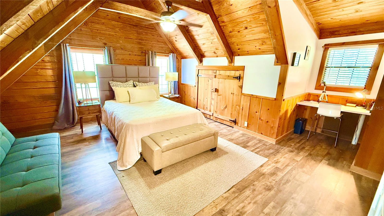 COUNTRY MANOR - Residential