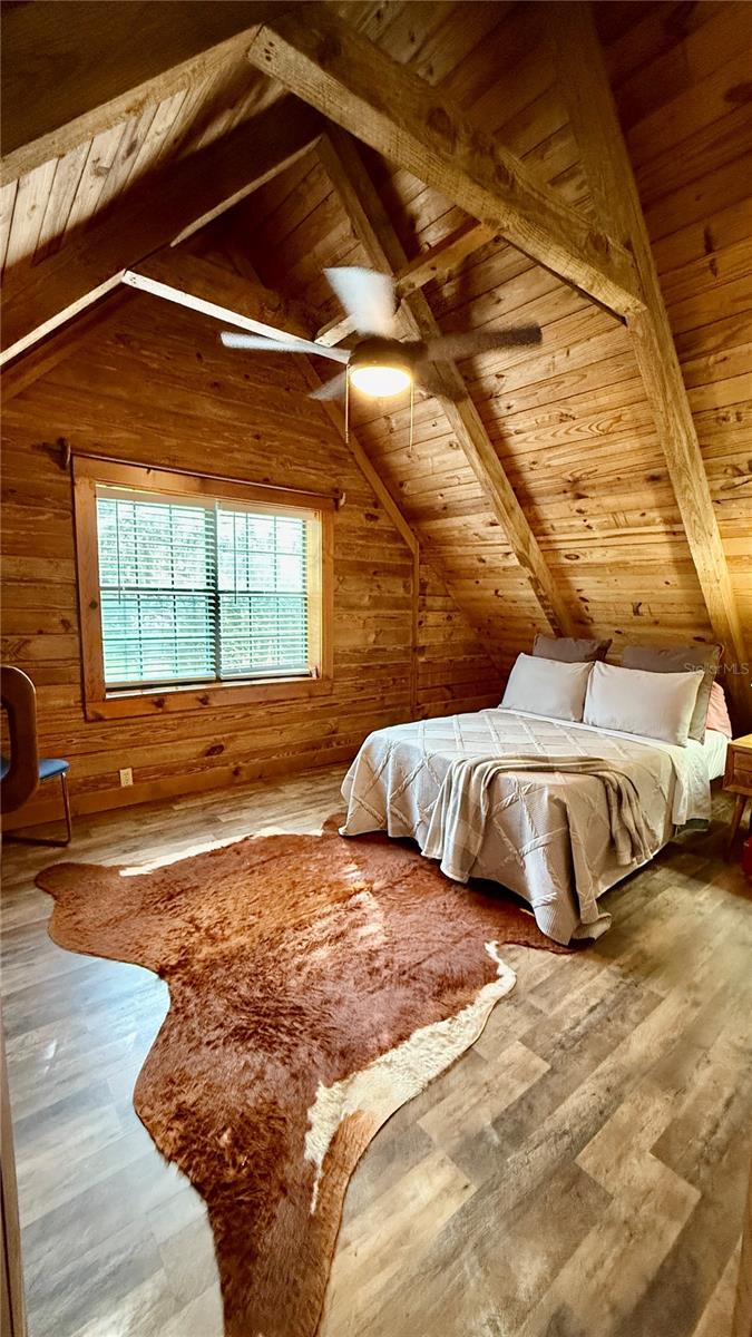 COUNTRY MANOR - Residential