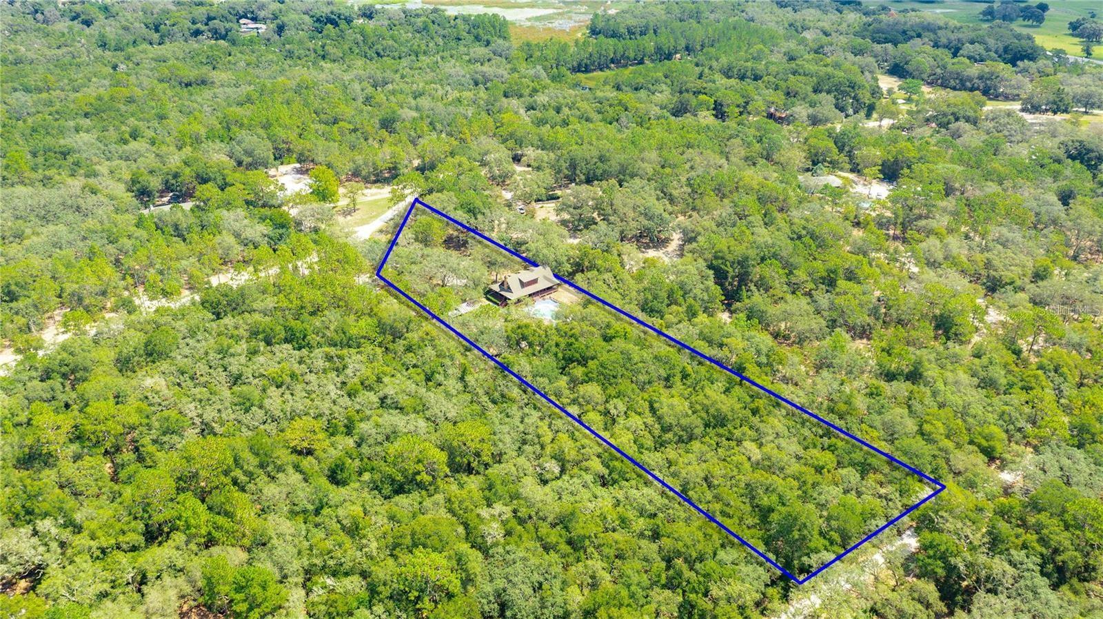 COUNTRY MANOR - Residential