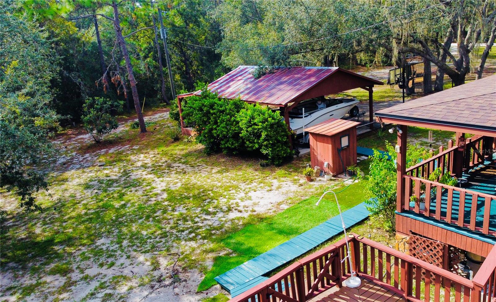 COUNTRY MANOR - Residential