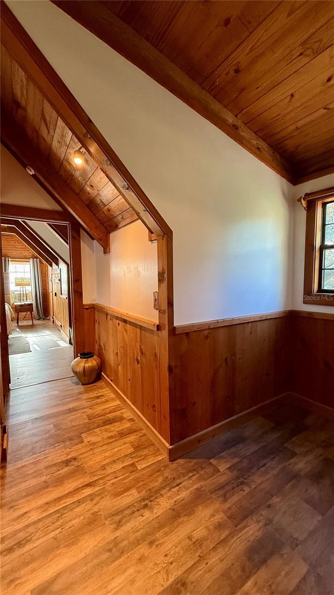 COUNTRY MANOR - Residential