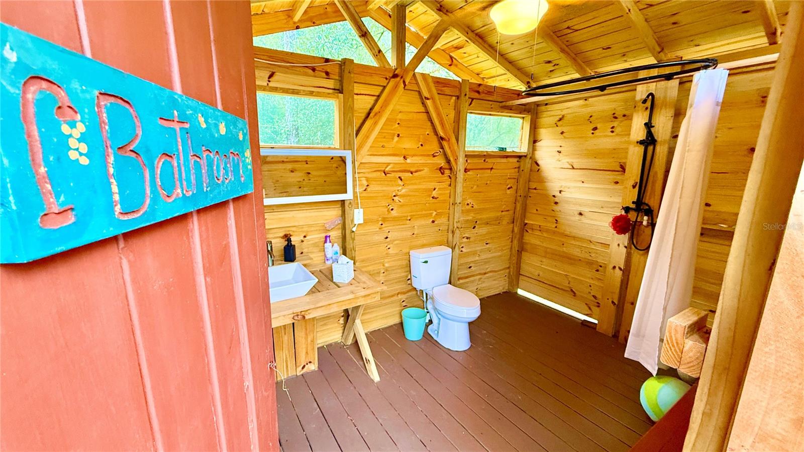 COUNTRY MANOR - Residential