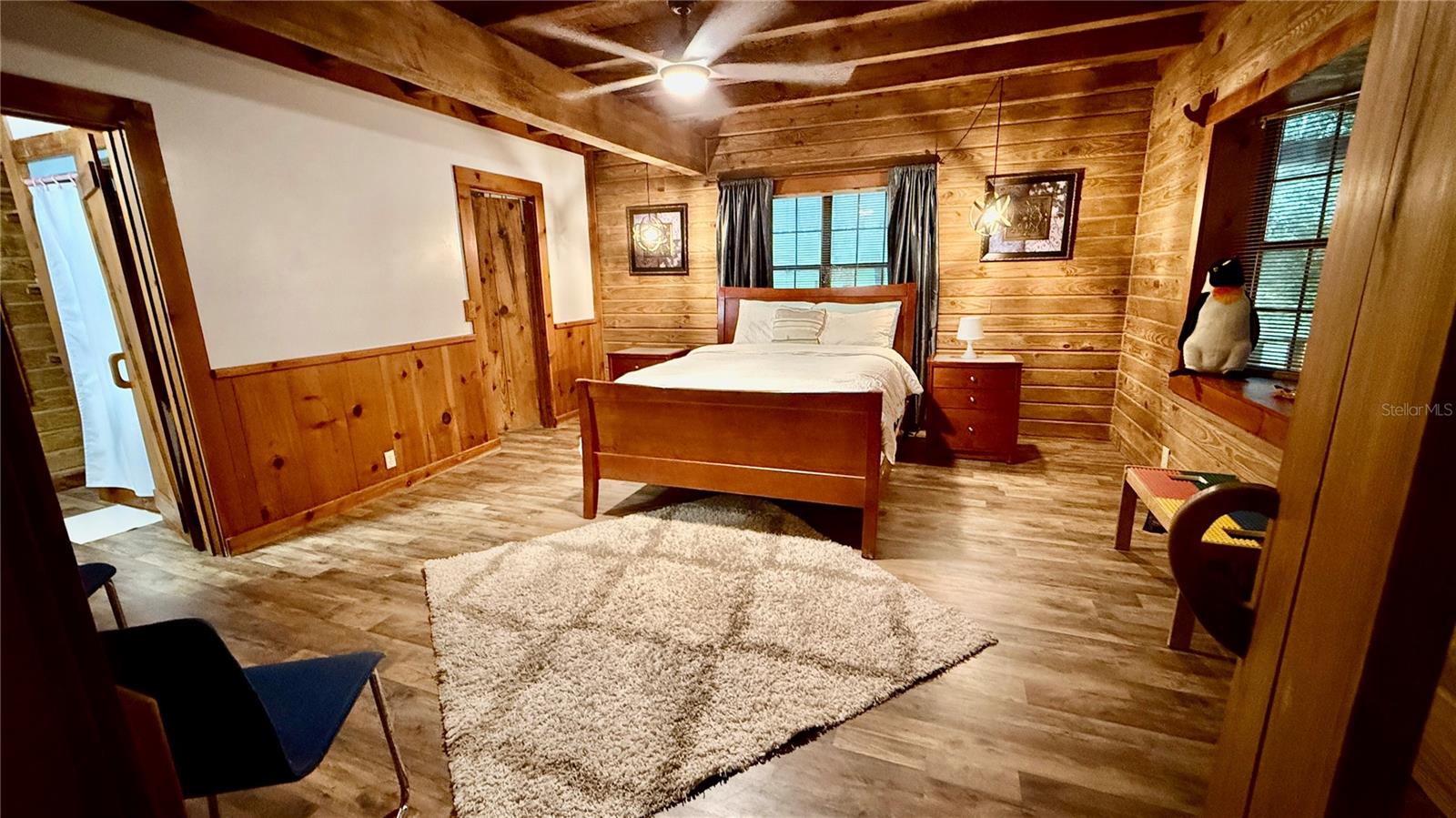 COUNTRY MANOR - Residential