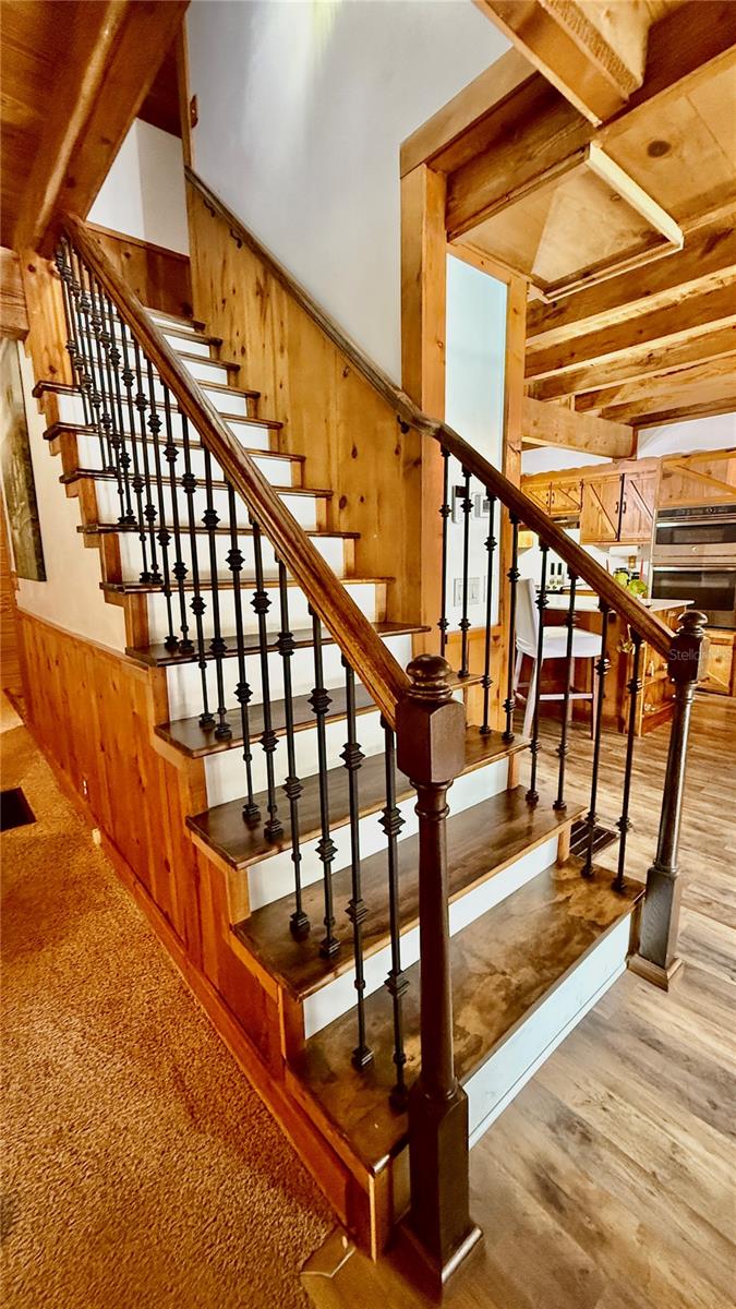 COUNTRY MANOR - Residential