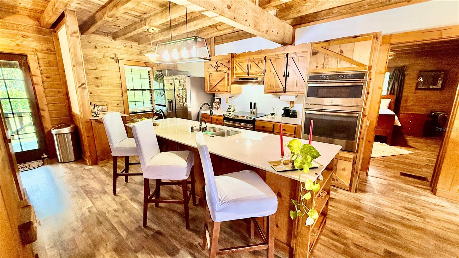 COUNTRY MANOR - Residential