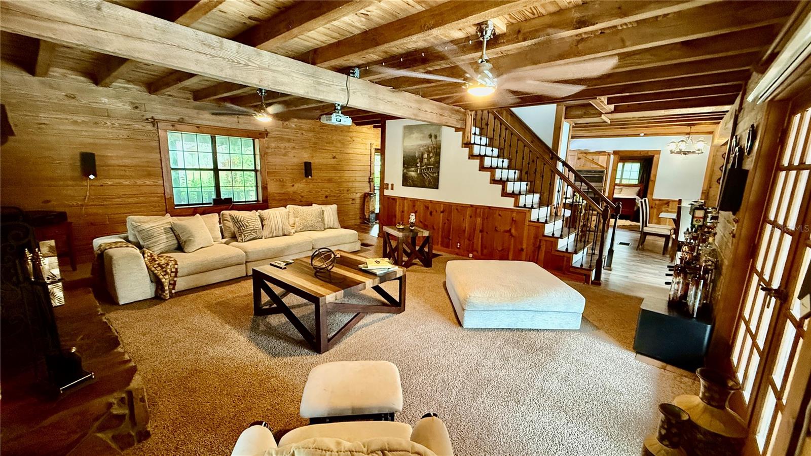 COUNTRY MANOR - Residential