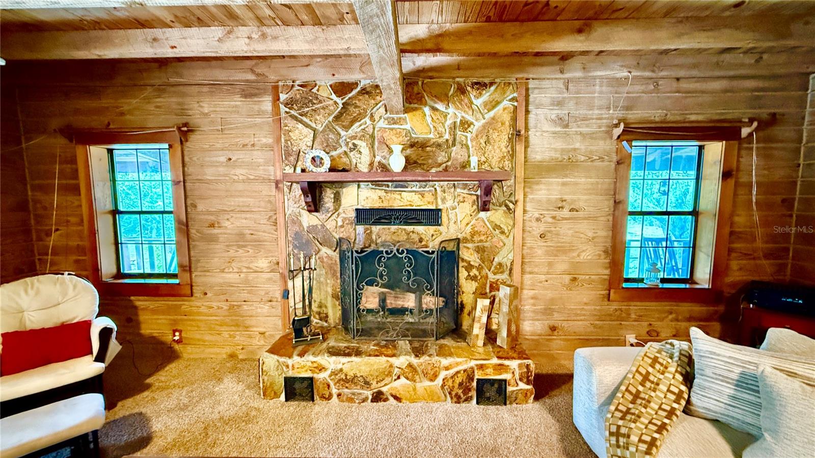 COUNTRY MANOR - Residential