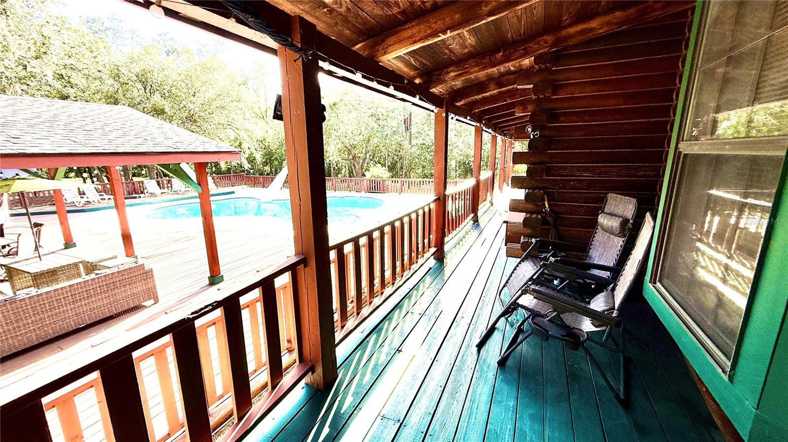 COUNTRY MANOR - Residential