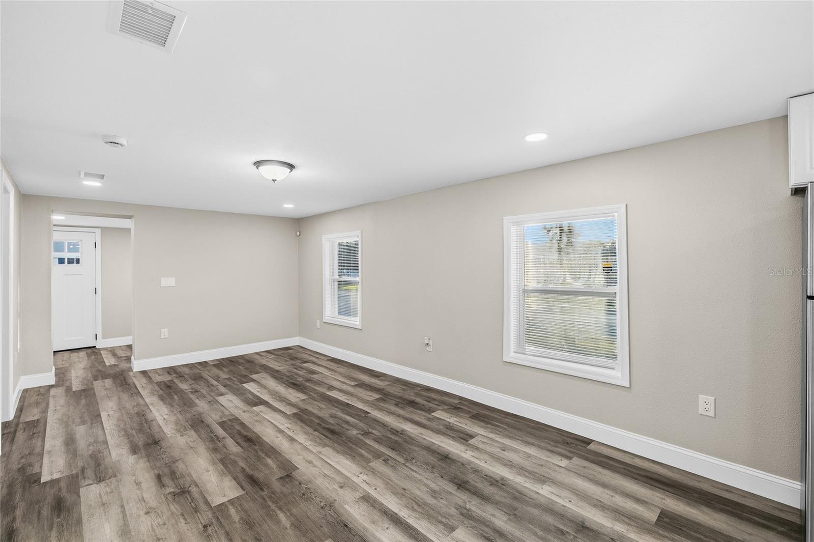 PRATHERS FOURTH ROYAL - Residential