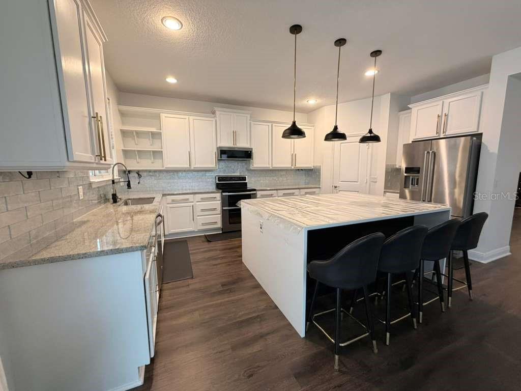 MABEL BRIDGE PH 02 - Residential Lease