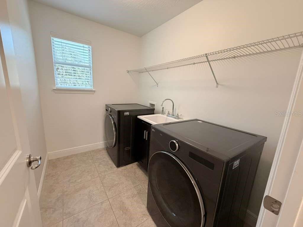 MABEL BRIDGE PH 02 - Residential Lease