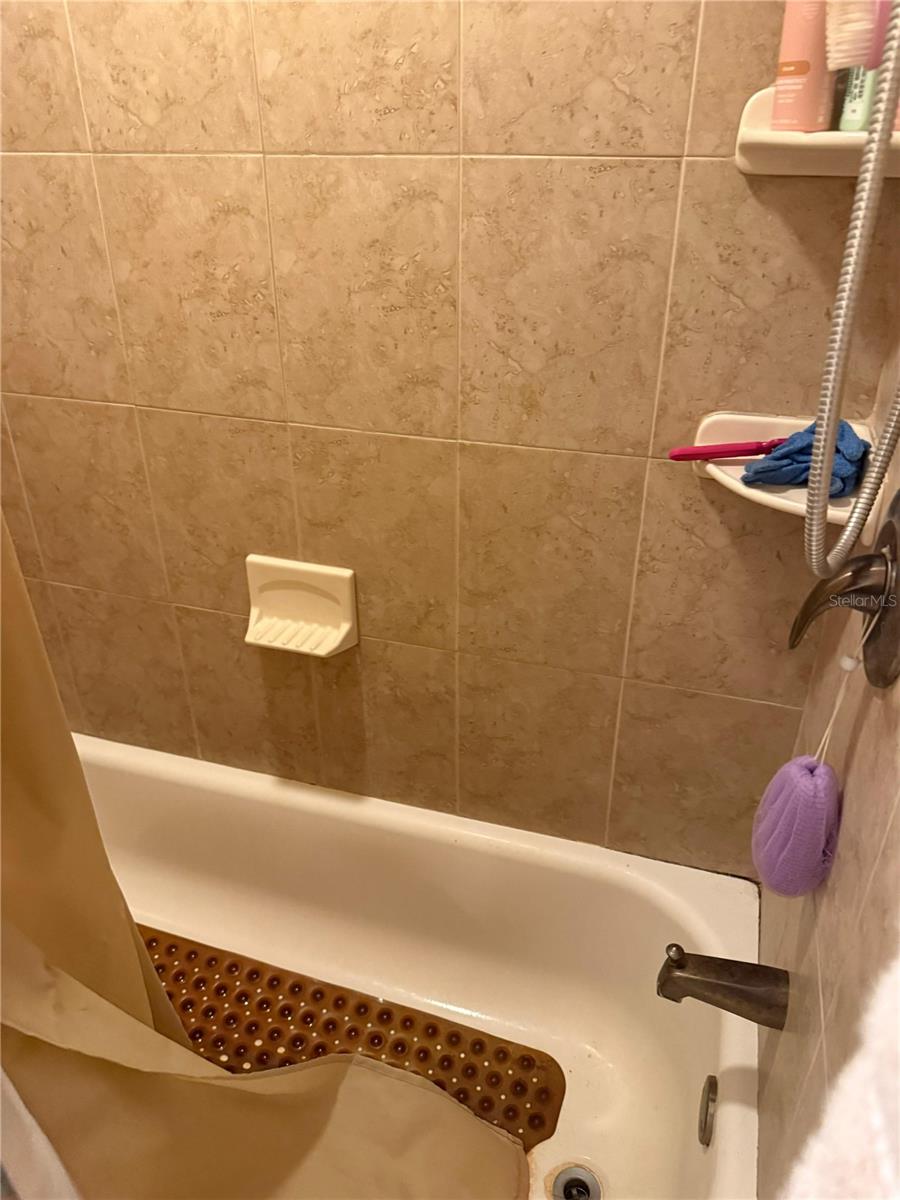 9085 ARNDALE CIRCLE