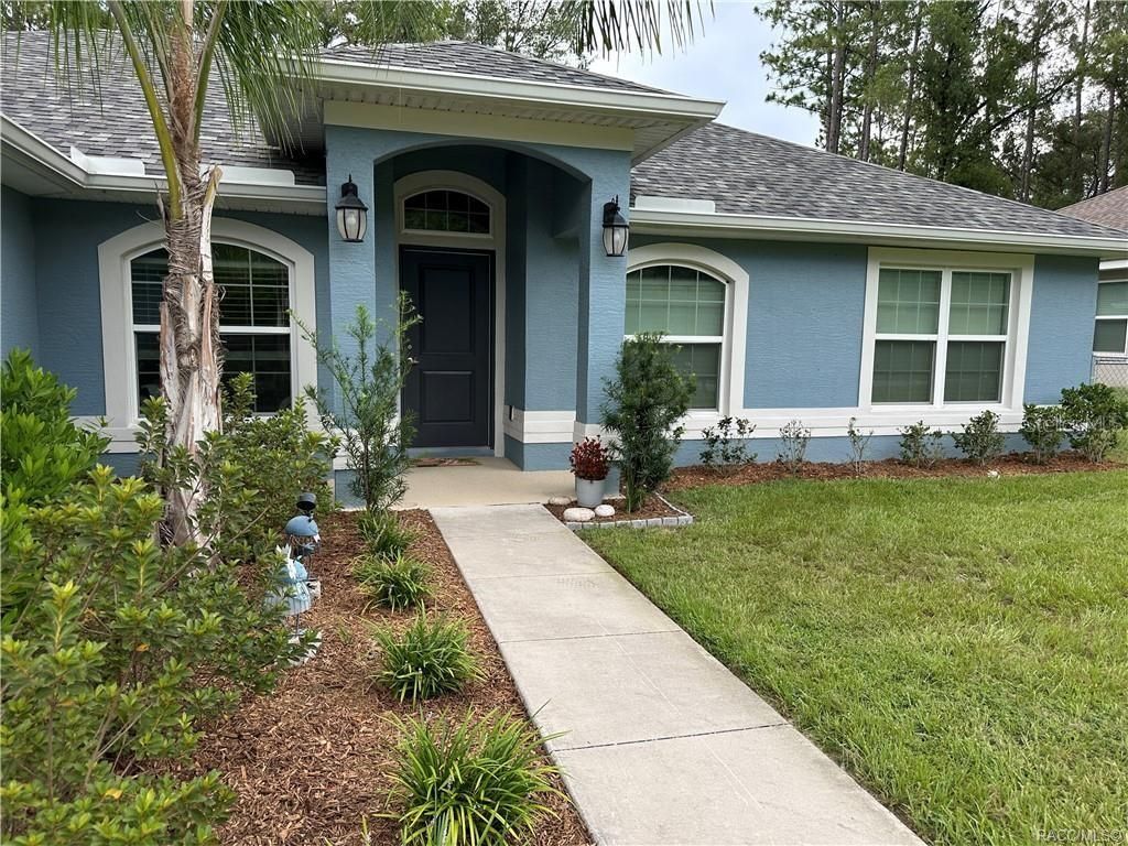 Photo of 6405 N Darlington Dr, Citrus Springs, FL 34434 (MLS # W7878335)