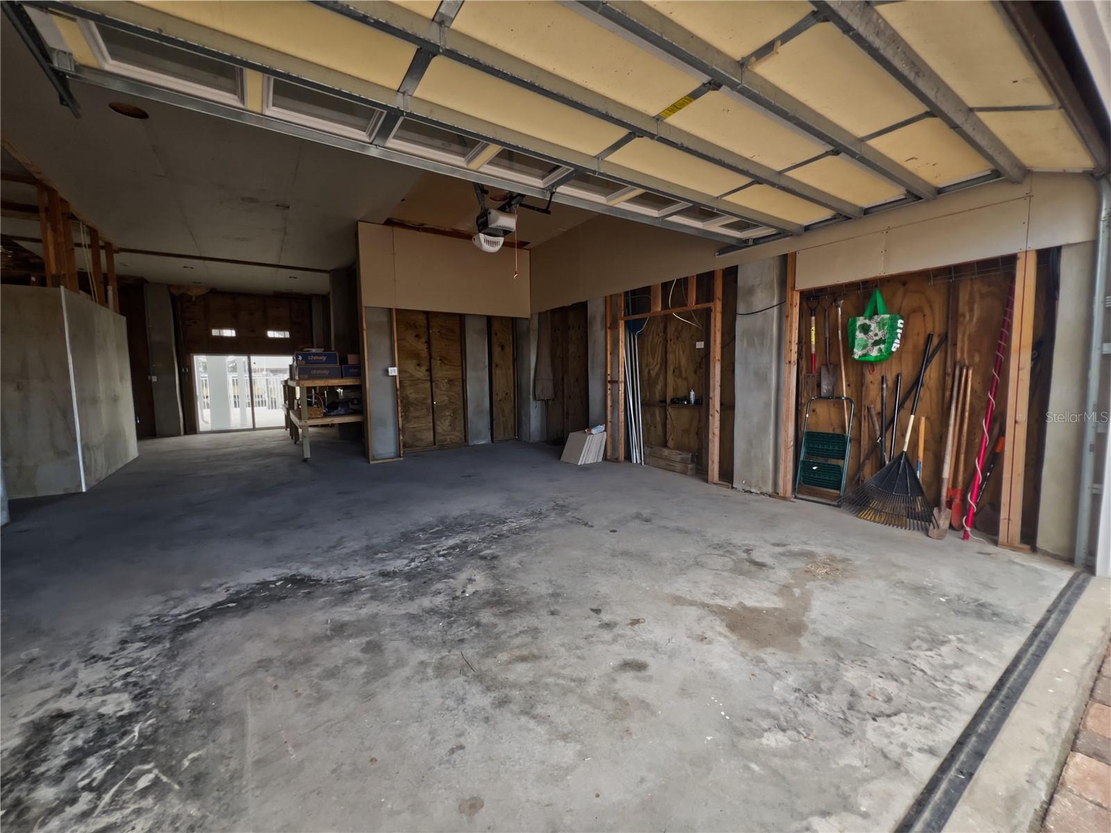 HUDSON BEACH ESTATES - Residential