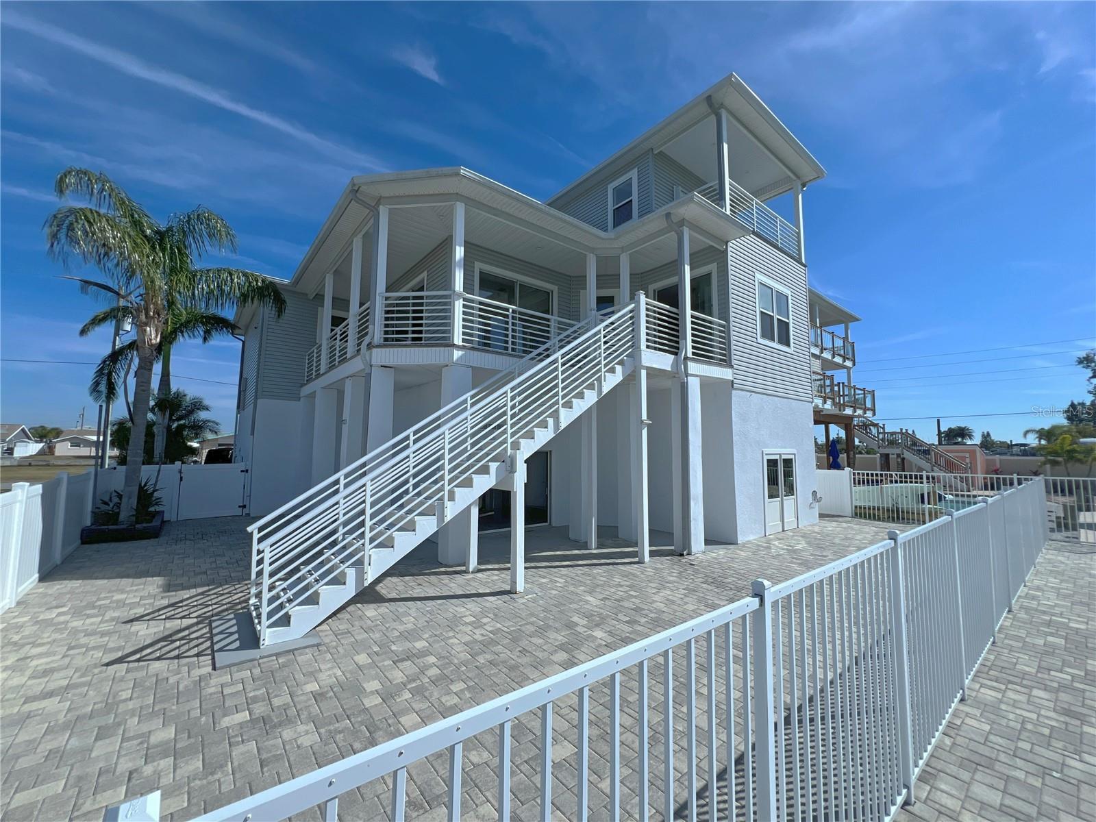 HUDSON BEACH ESTATES - Residential