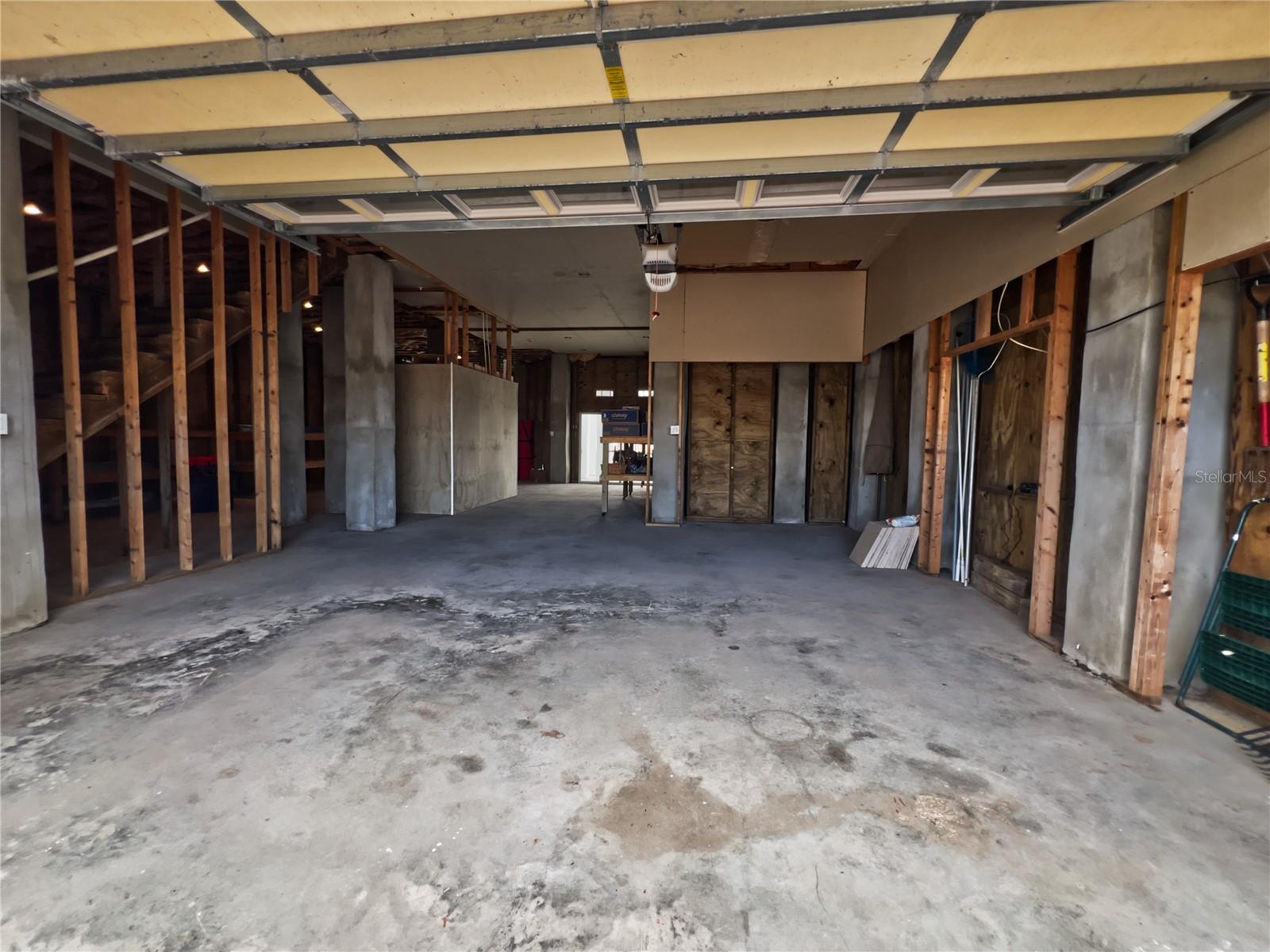 HUDSON BEACH ESTATES - Residential