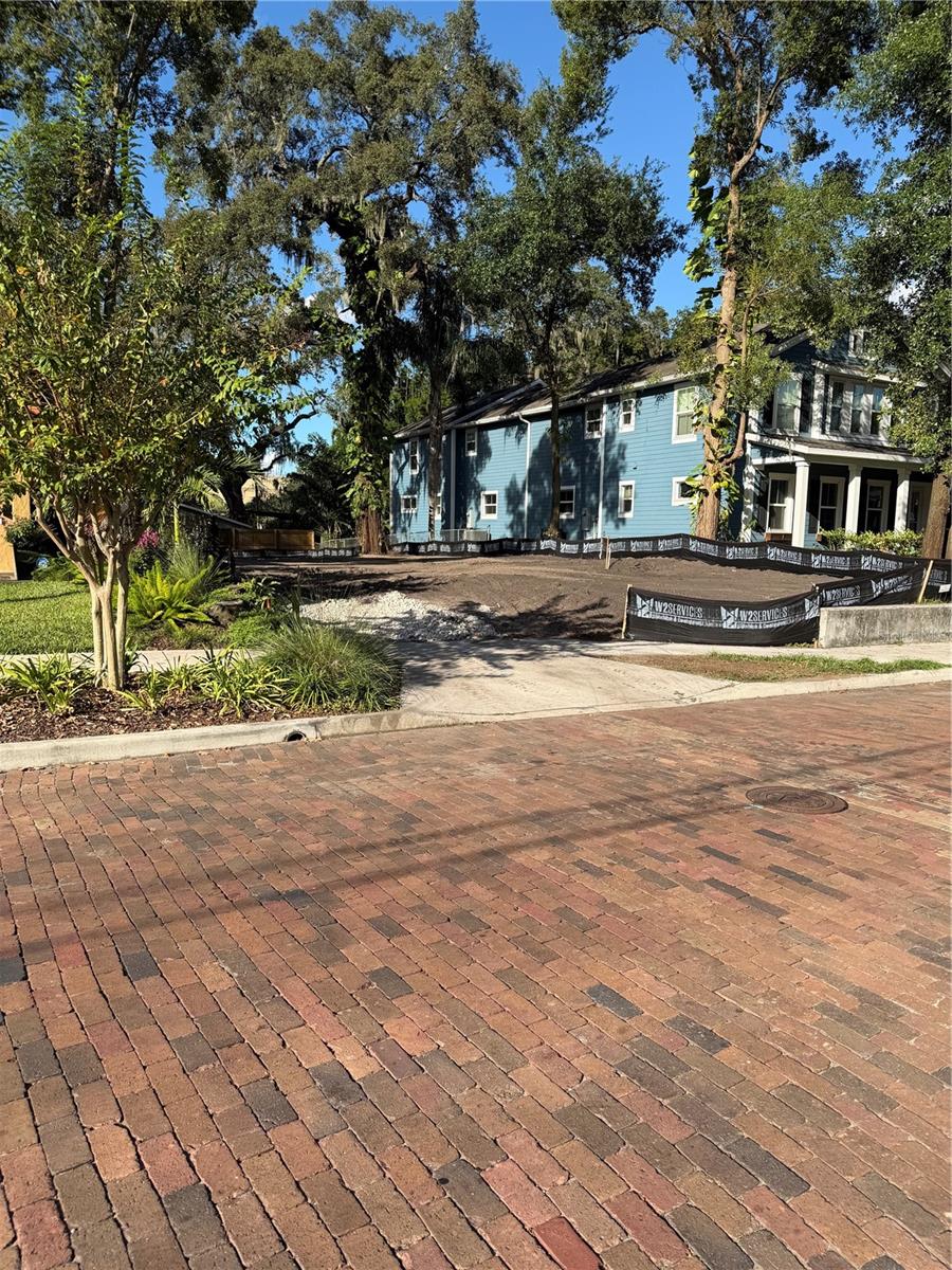 BUNGALOW PARK - Land