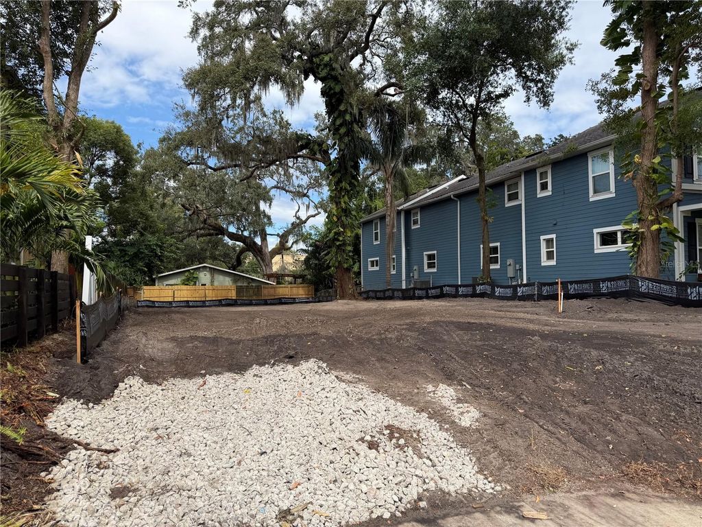 Photo of 1105 Elmwood Street, Orlando, FL 32801 (MLS # O6351524)