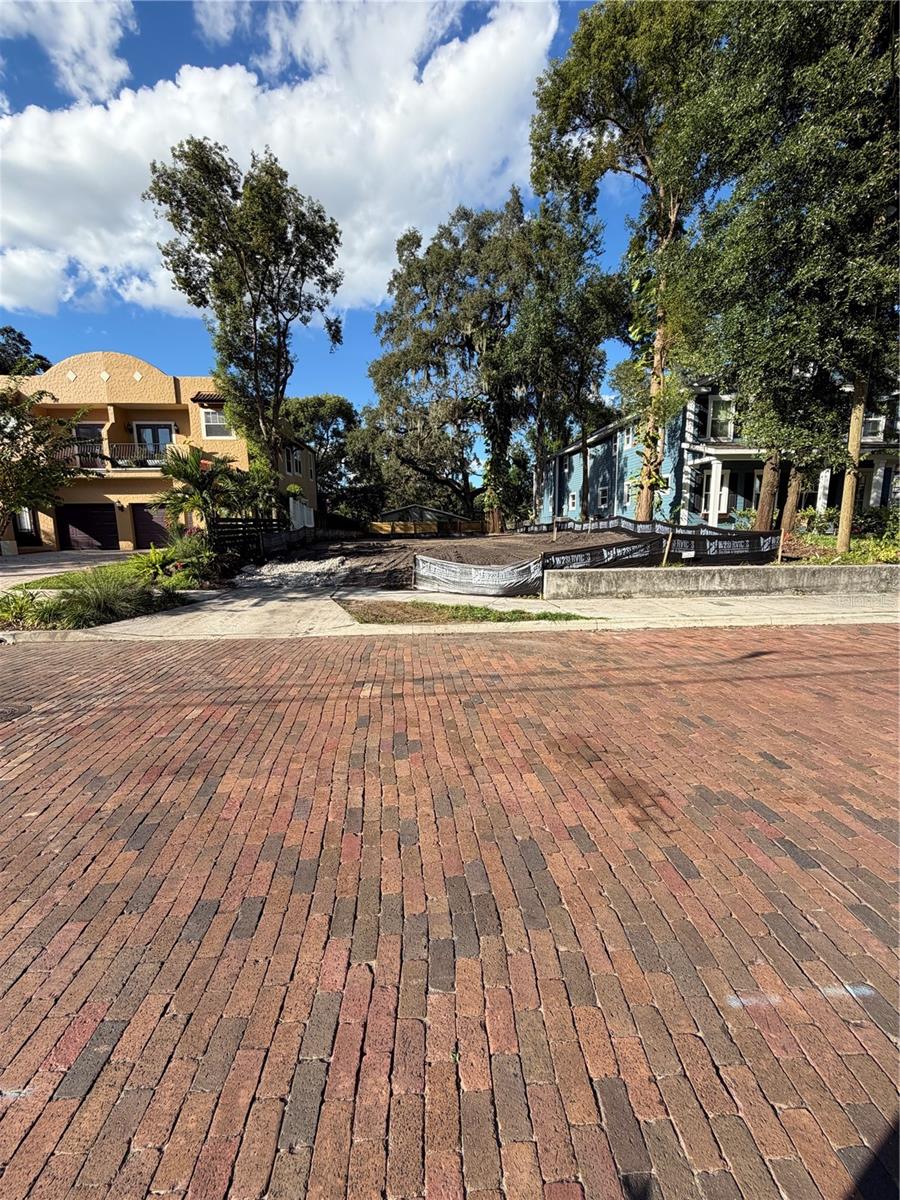 BUNGALOW PARK - Land