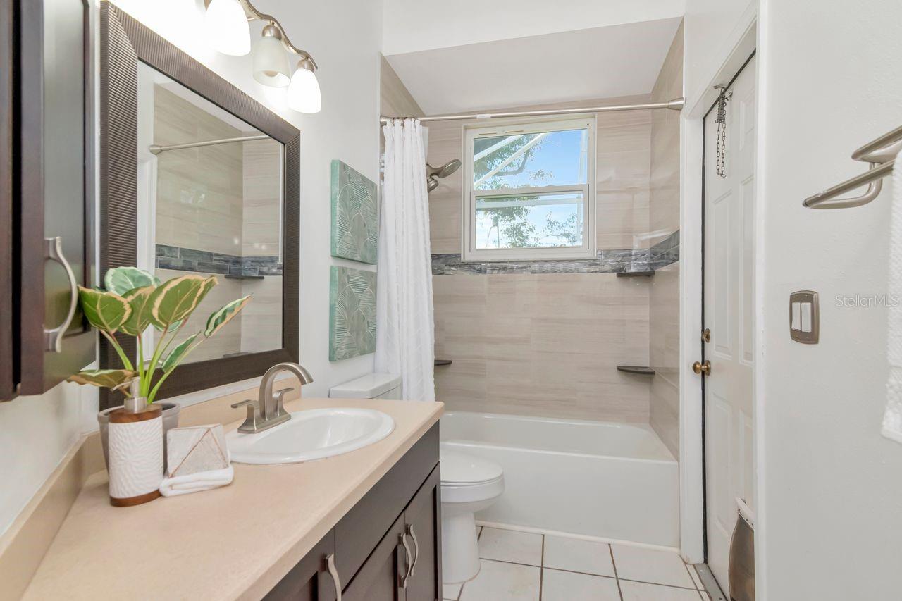 BAYS END - Residential