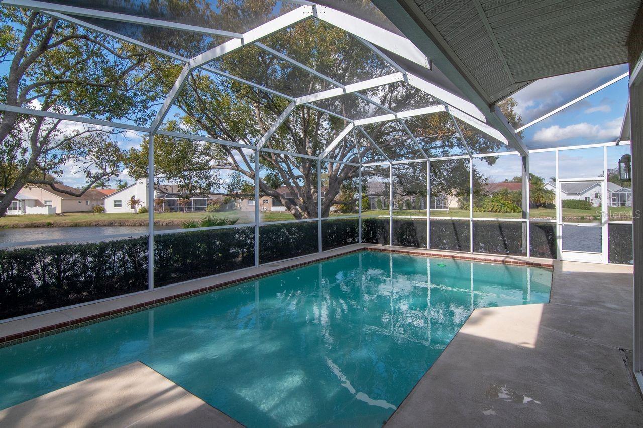 BAYS END - Residential