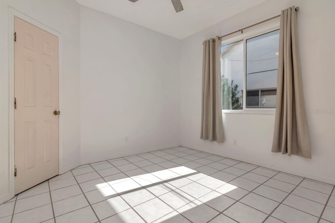 BAYS END - Residential