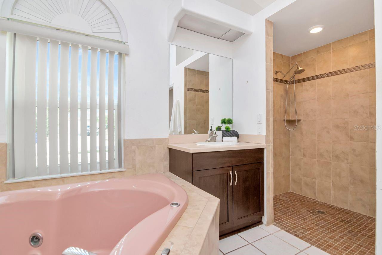 BAYS END - Residential