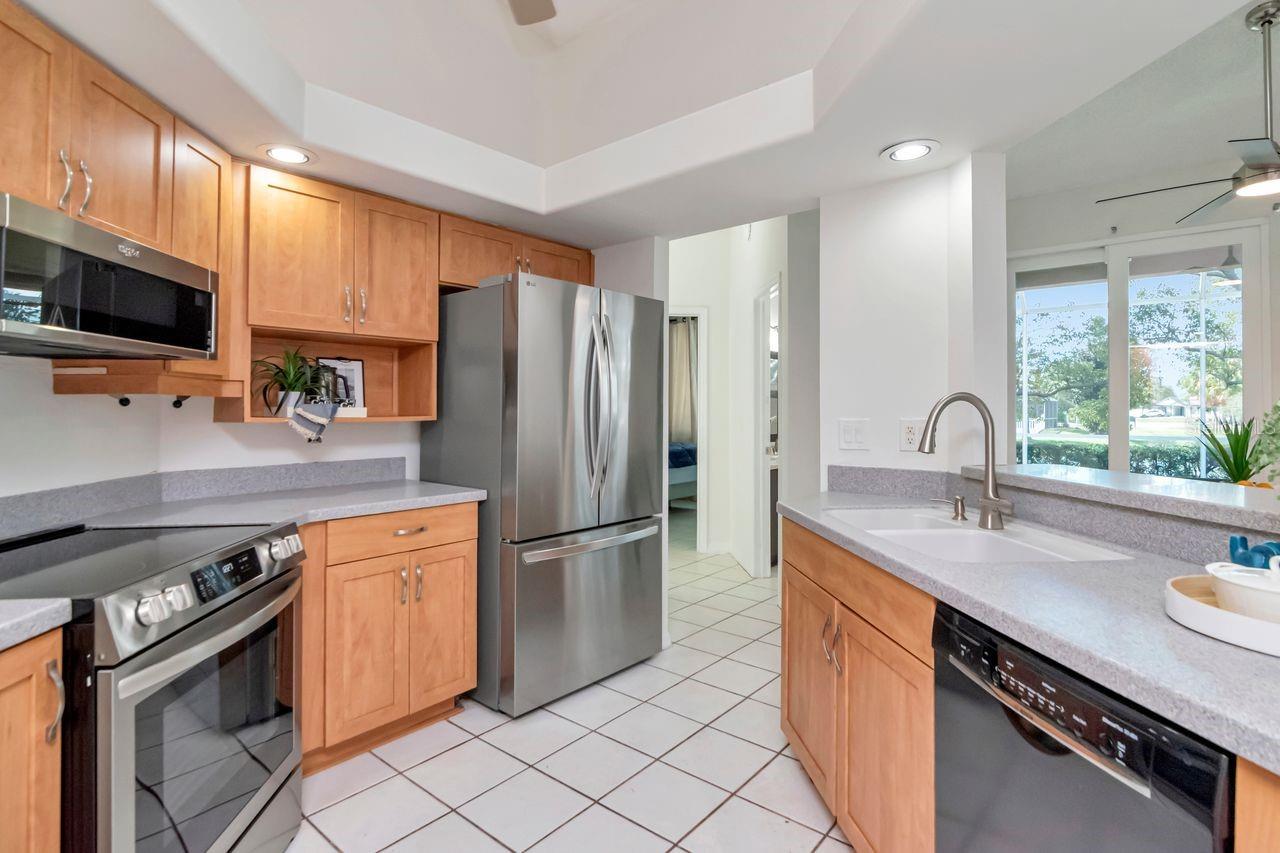 BAYS END - Residential