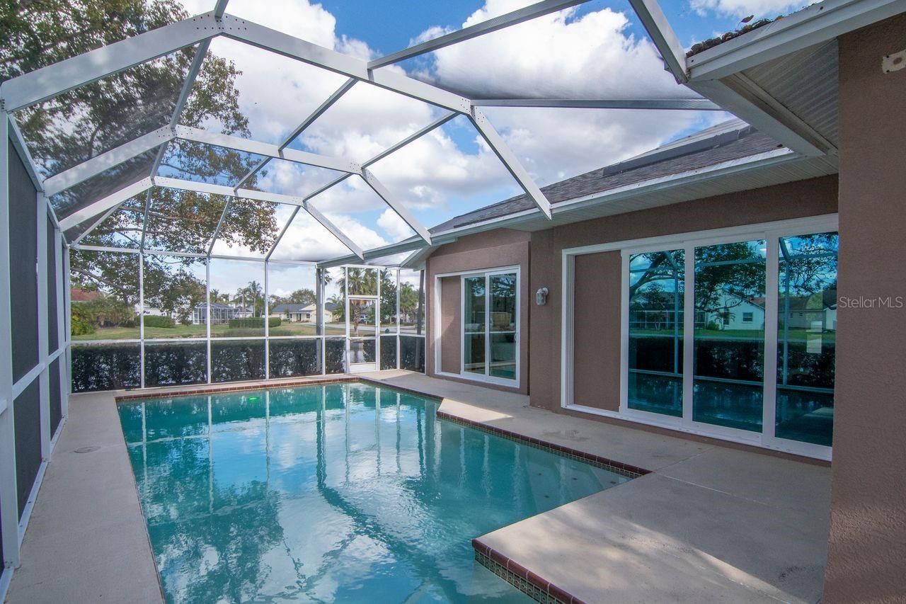 BAYS END - Residential