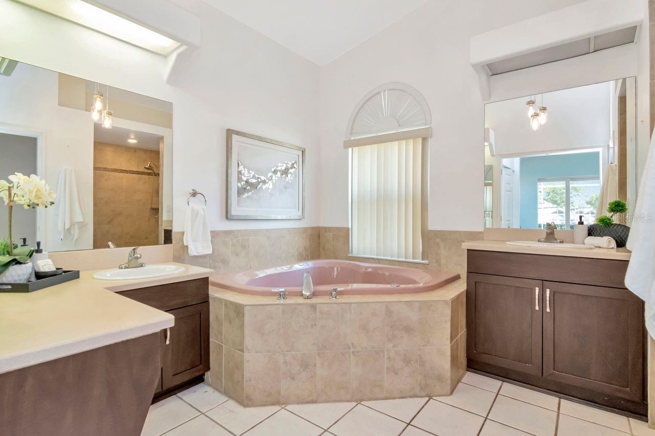 BAYS END - Residential