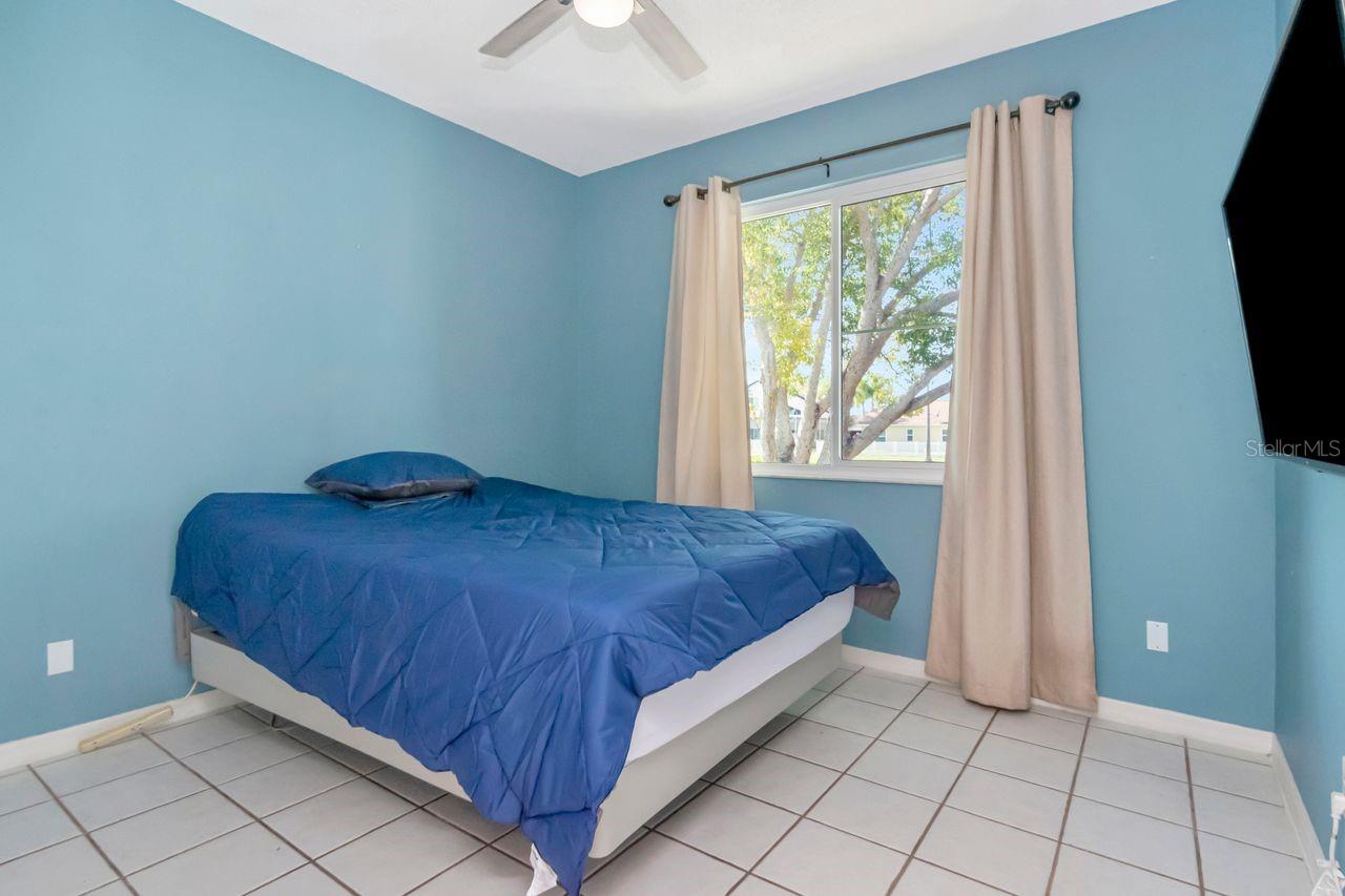 BAYS END - Residential