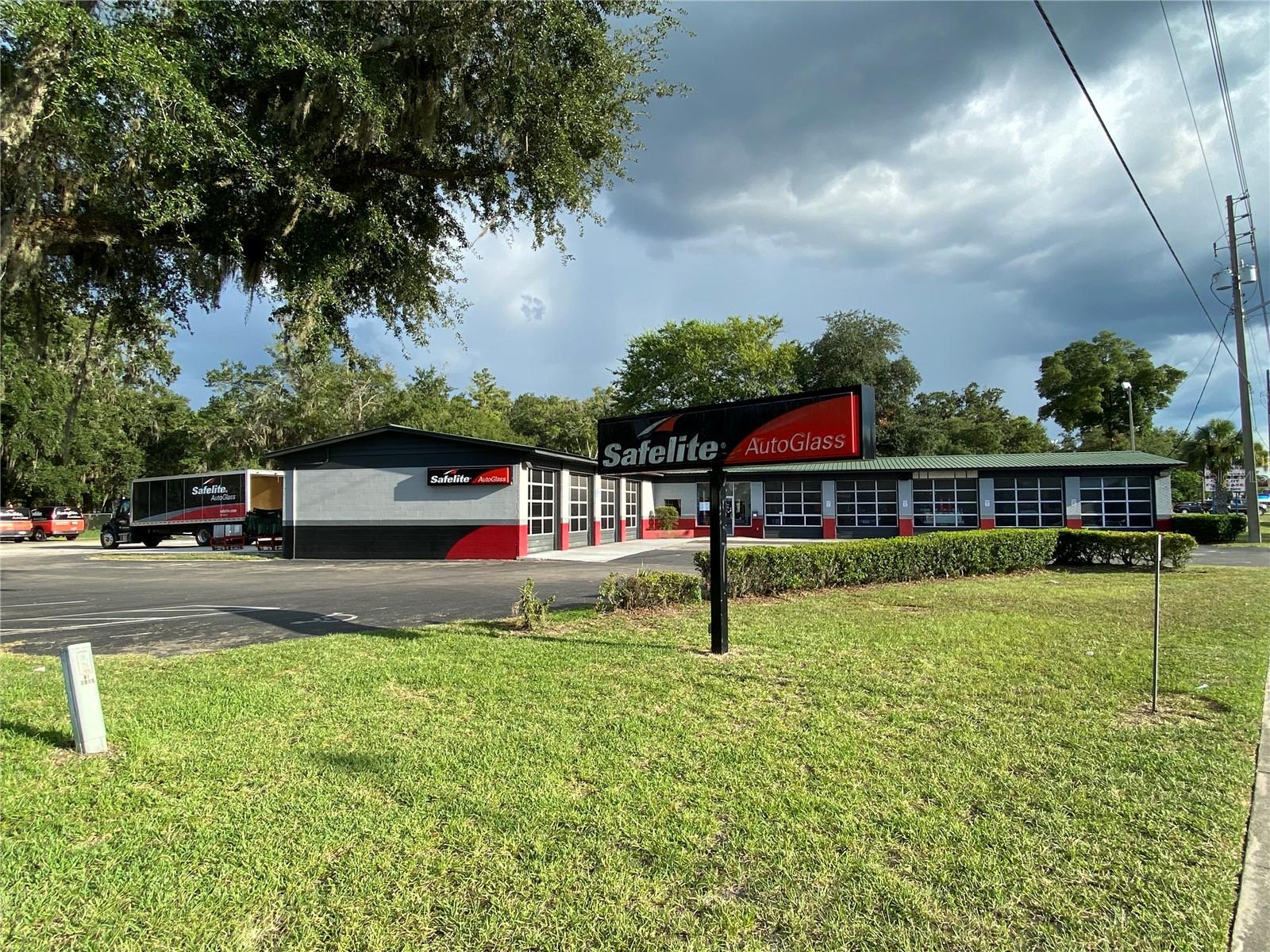 LISA HEIGHTS - Commercial Sale